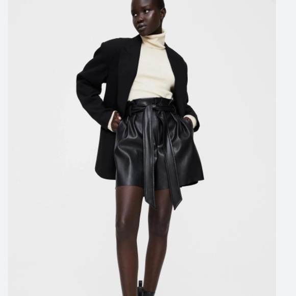 Zara faux leather shorts - Picture 2 of 6
